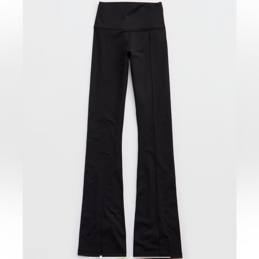 OFFLINE By Aerie The Hugger Mini Flare Legging - Picture 3 of 5
